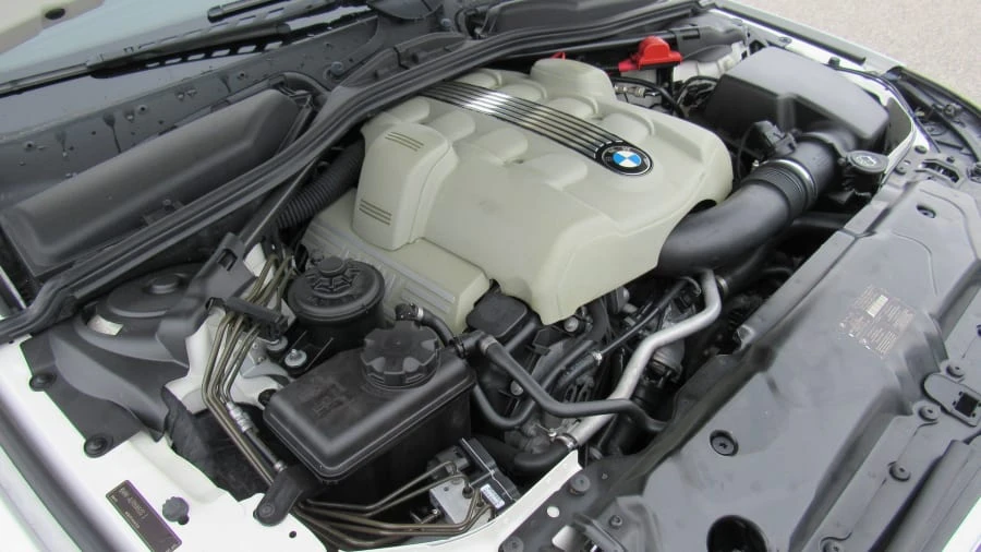 2005 BMW E60 545i & 550i Sedan - Image 9 of 9