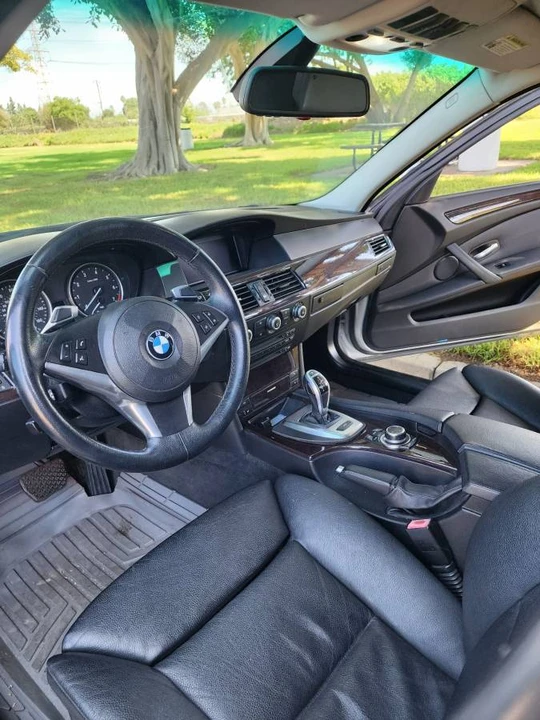 2005 BMW E60 545i & 550i Sedan - Image 7 of 10