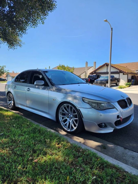 2005 BMW E60 545i & 550i Sedan - Image 2 of 10