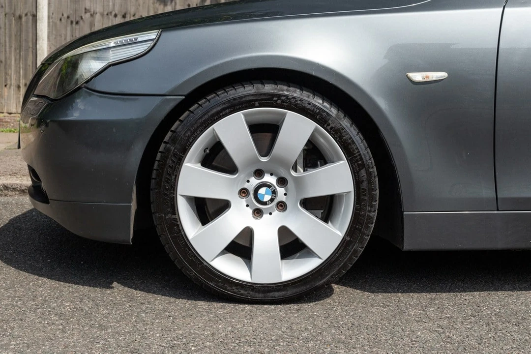 2005 BMW E61 545i & 550i Touring - Image 10 of 30