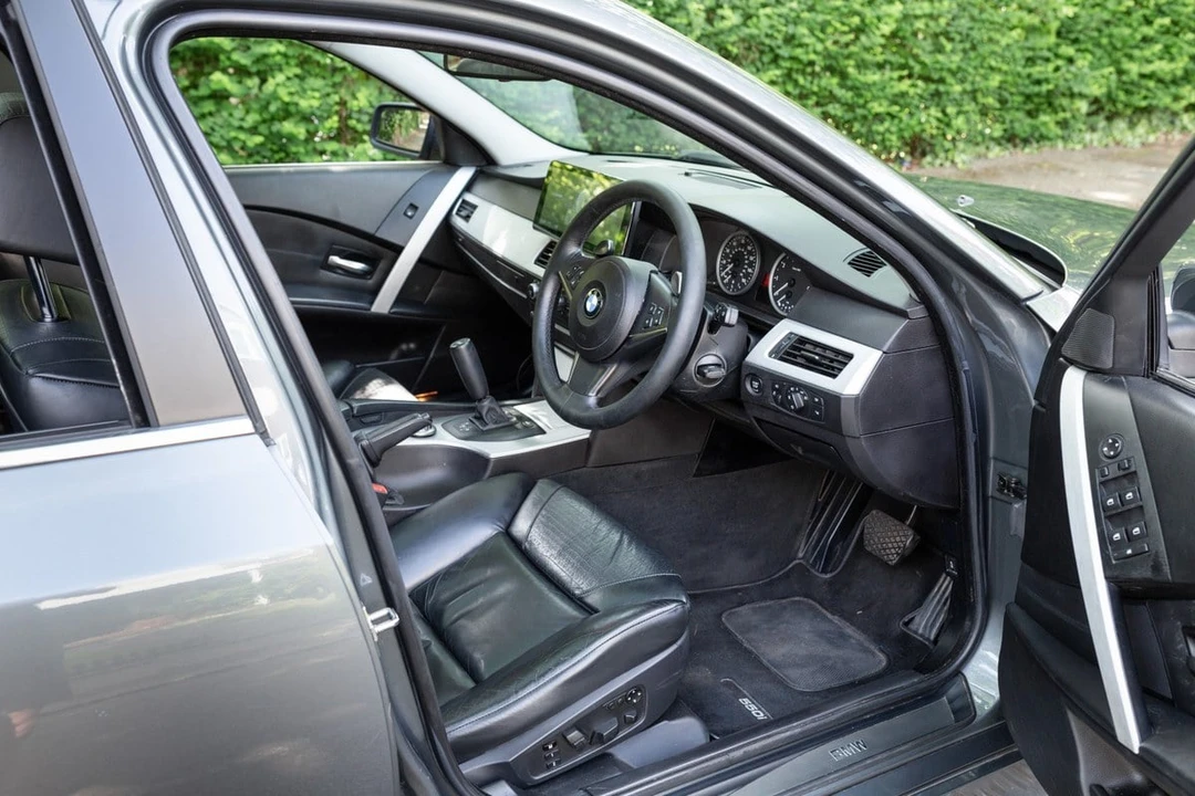 2005 BMW E61 545i & 550i Touring - Image 17 of 30