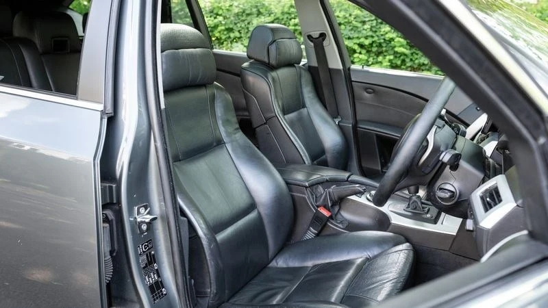 2005 BMW E61 545i & 550i Touring - Image 19 of 30