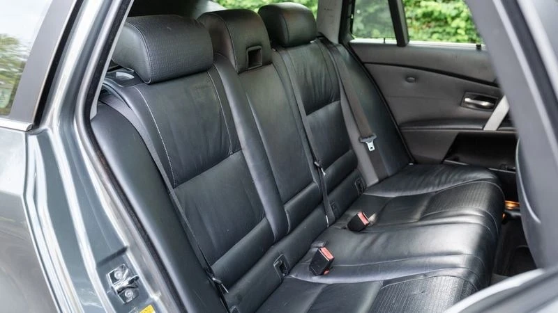 2005 BMW E61 545i & 550i Touring - Image 29 of 30