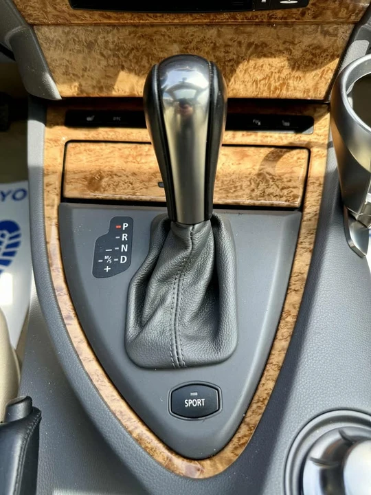 2005 BMW E63/E64 645Ci & 650i - Image 17 of 19