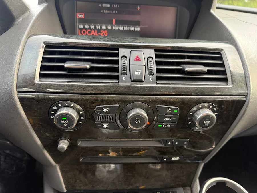 2005 BMW E63/E64 645Ci & 650i - Image 16 of 19