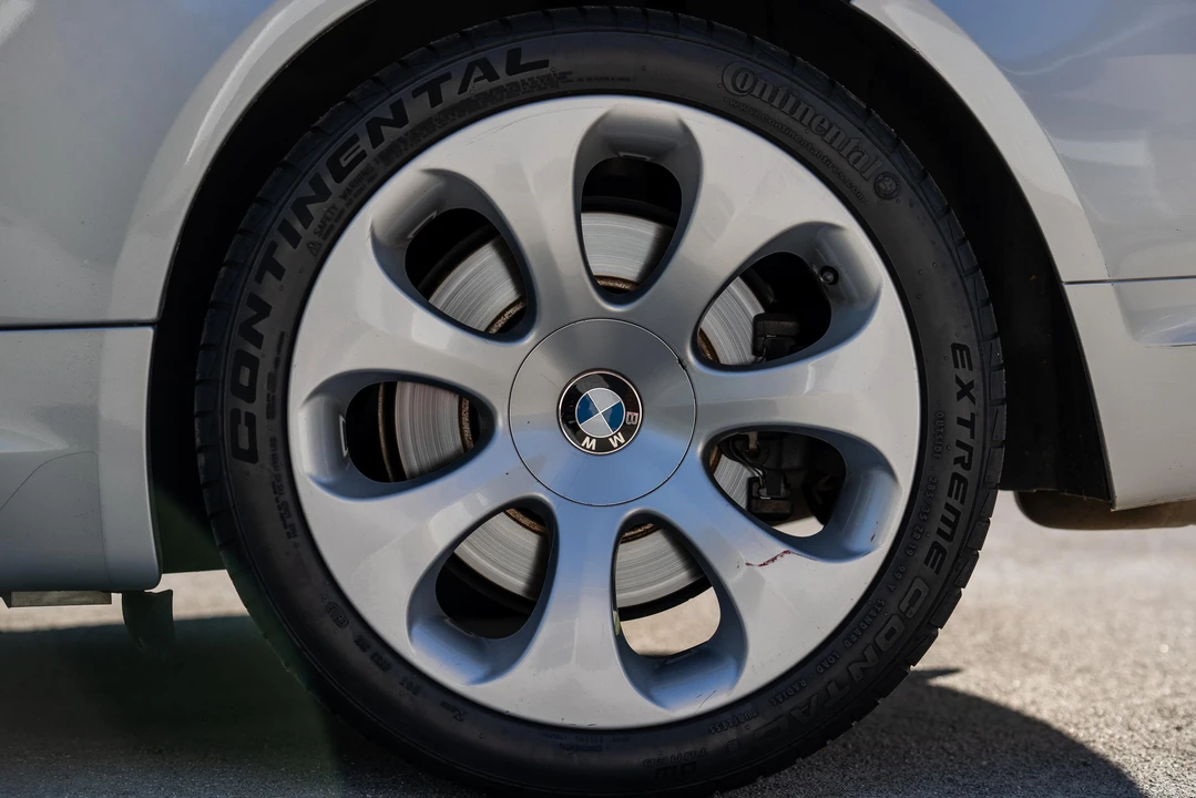 2005 BMW E63/E64 645Ci & 650i - Image 22 of 26