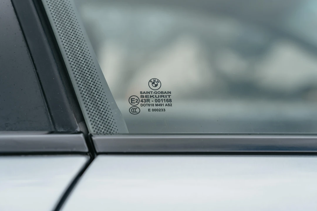 2005 BMW E63/E64 645Ci & 650i - Image 28 of 31