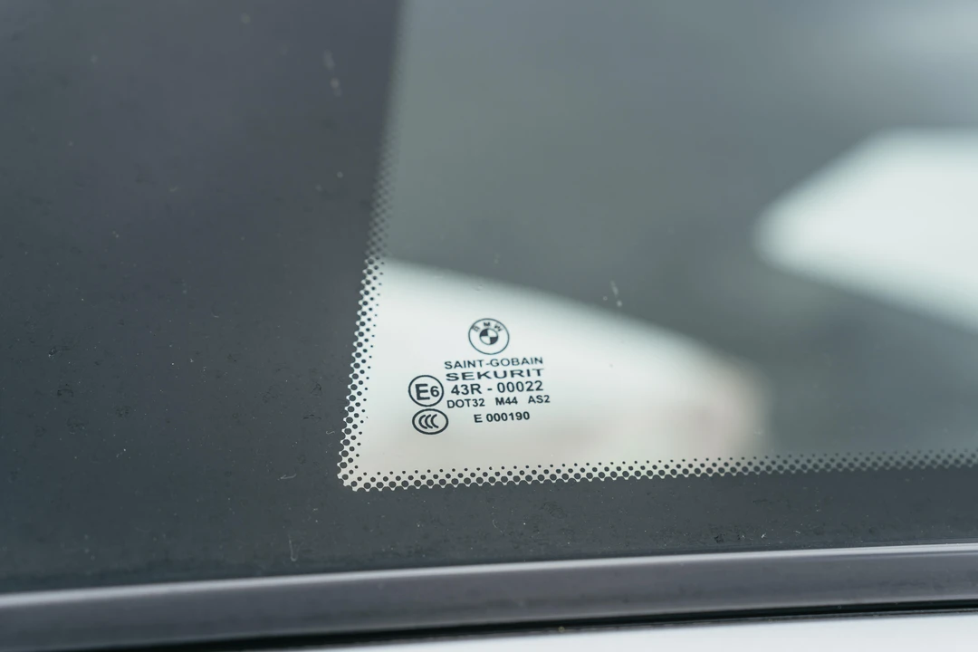 2005 BMW E63/E64 645Ci & 650i - Image 17 of 31