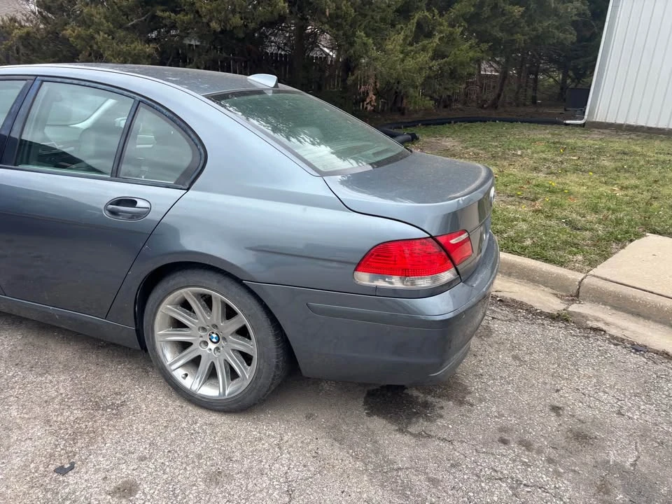 2005 BMW E65/E66 750i & 760i Sedan - Image 2 of 11