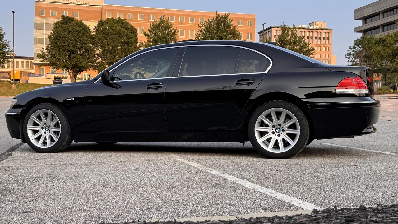 2005 BMW E65/E66 7 Series - Image 14 of 31