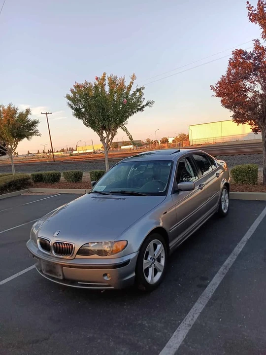 2005 BMW E46 330i & 330Ci - Image 2 of 11
