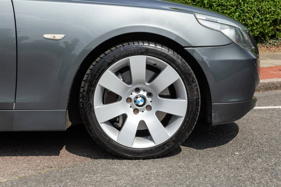 2005 BMW E61 545i & 550i Touring - Image 23 of 30