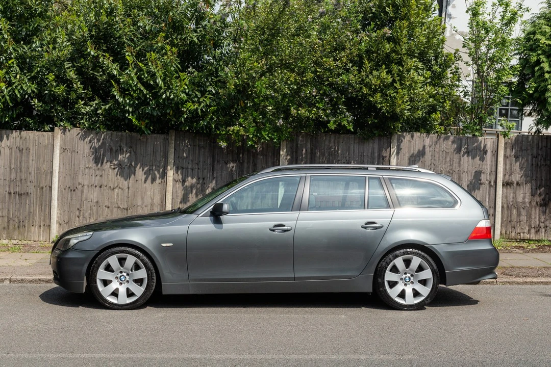 2005 BMW E61 545i & 550i Touring - Image 11 of 30