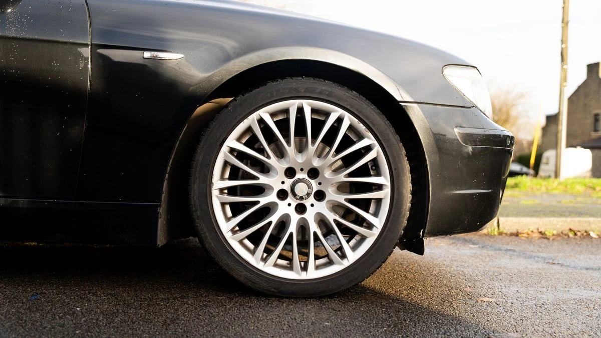 2005 BMW E65/E66 750i & 760i Sedan - Image 15 of 30