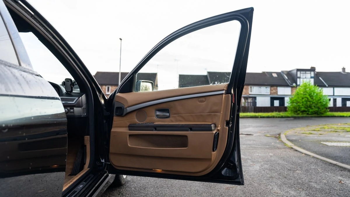 2005 BMW E65/E66 750i & 760i Sedan - Image 18 of 30