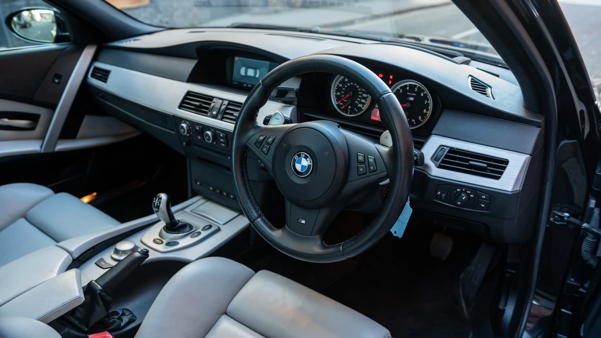 2005 BMW E60 M5 - Image 14 of 30
