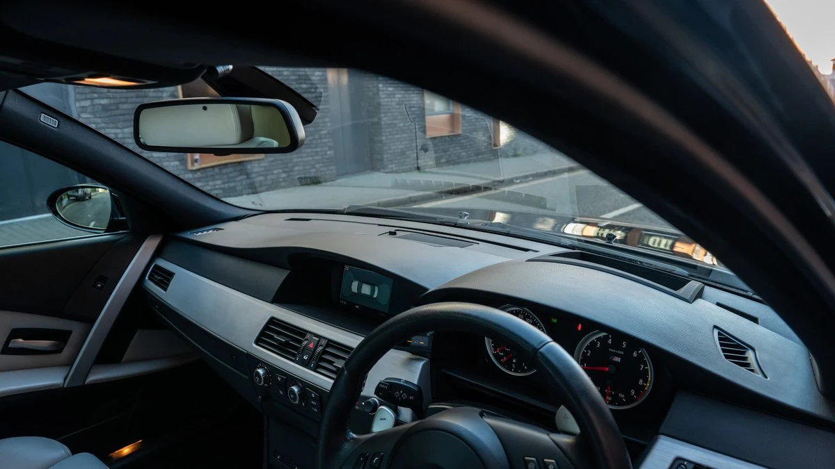 2005 BMW E60 M5 - Image 16 of 30