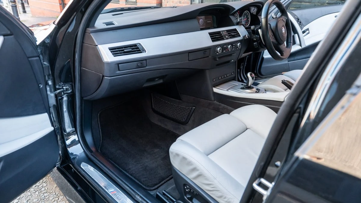 2005 BMW E60 M5 - Image 18 of 30