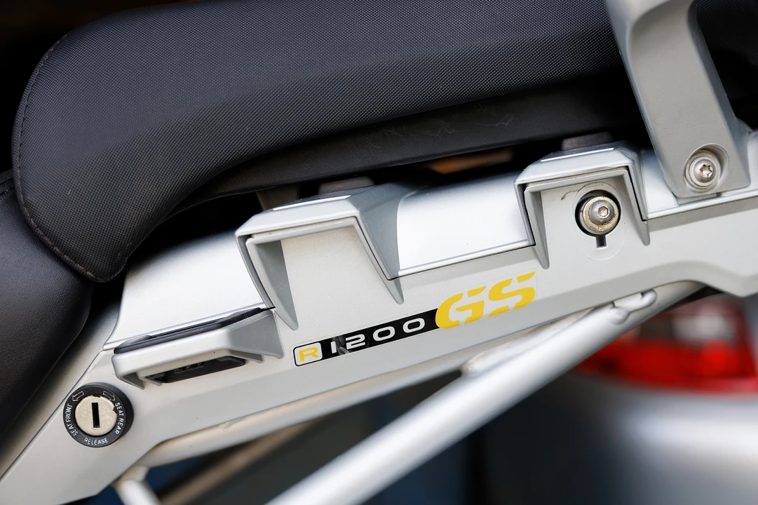 2005 BMW R1100 & R1150 & R1200 & R1250 & R1300 - Image 17 of 31