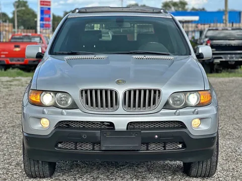 2005 BMW X5 4.4i Sport Utility 4D