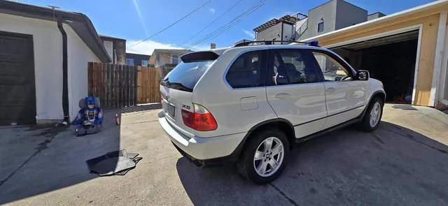 2005 BMW X5 4.4i Sport Utility 4D