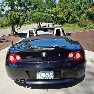 2005 BMW Z4 2.5i Roadster 2D