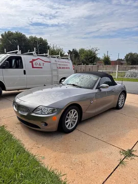 2005 BMW Z4 2.5i Roadster 2D