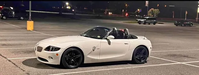 2005 BMW Z4 3.0i Roadster 2D