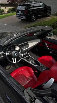 2005 BMW Z4 3.0i Roadster 2D