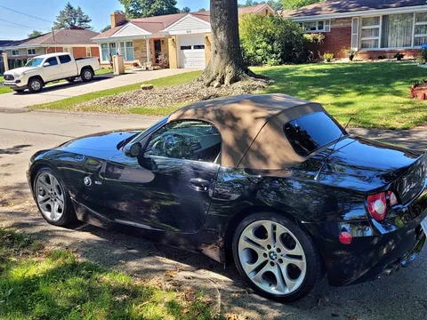 2005 BMW Z4 30i Roadster 2D