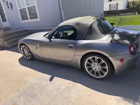 2005 BMW Z4 Roadster 2D
