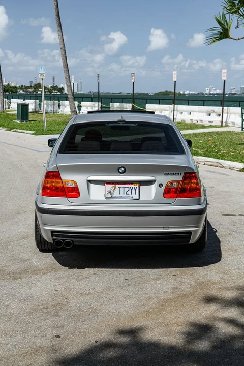 2005 BMW E46 330i & 330Ci - Image 5 of 10