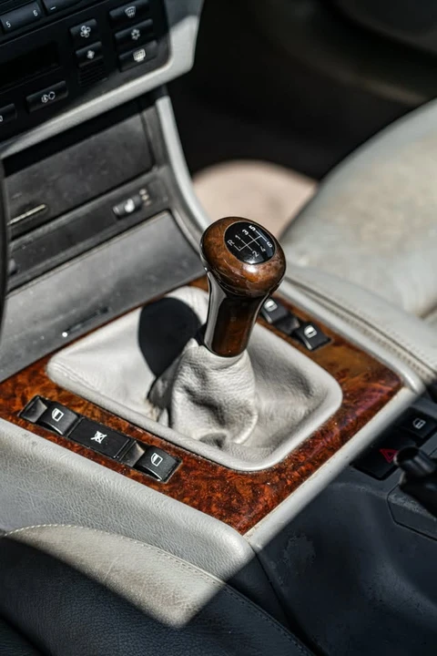 2005 BMW E46 330i & 330Ci - Image 8 of 10