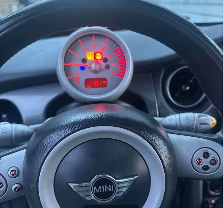 2005 Mini Mini Cooper S 1st Gen - Image 6 of 8