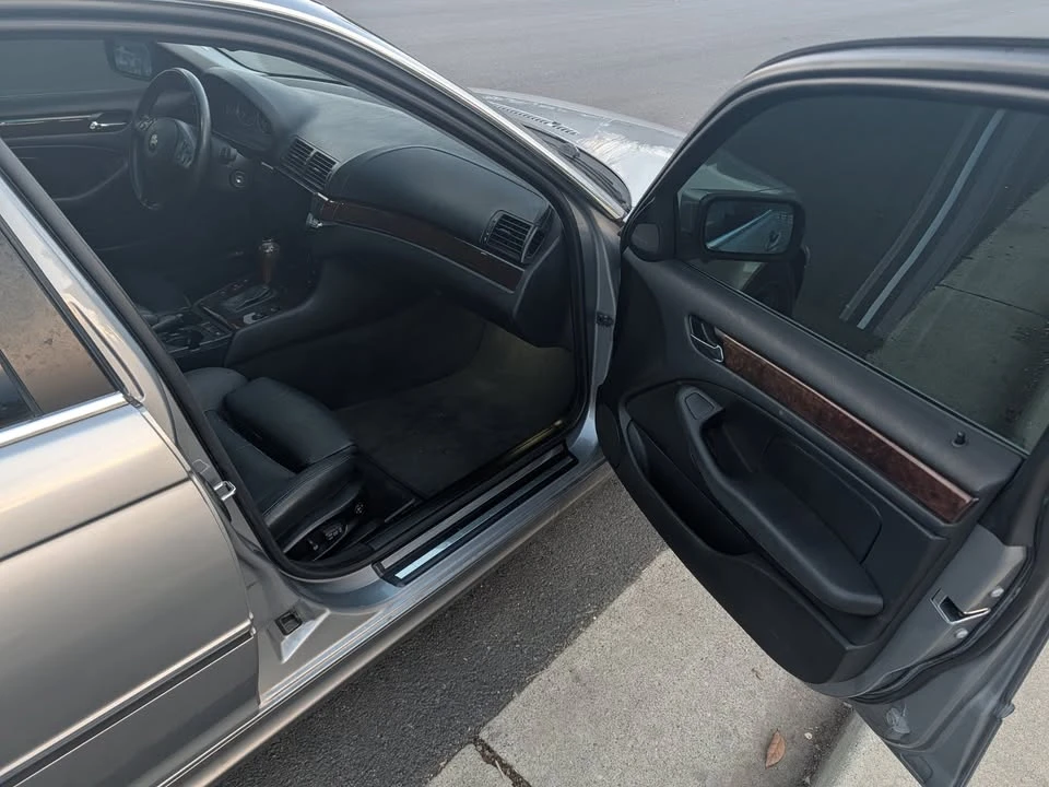 2005 BMW E46 330i & 330Ci - Image 13 of 15