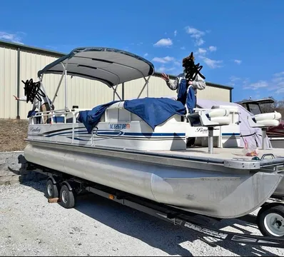 2005 Bentley 240 Fish