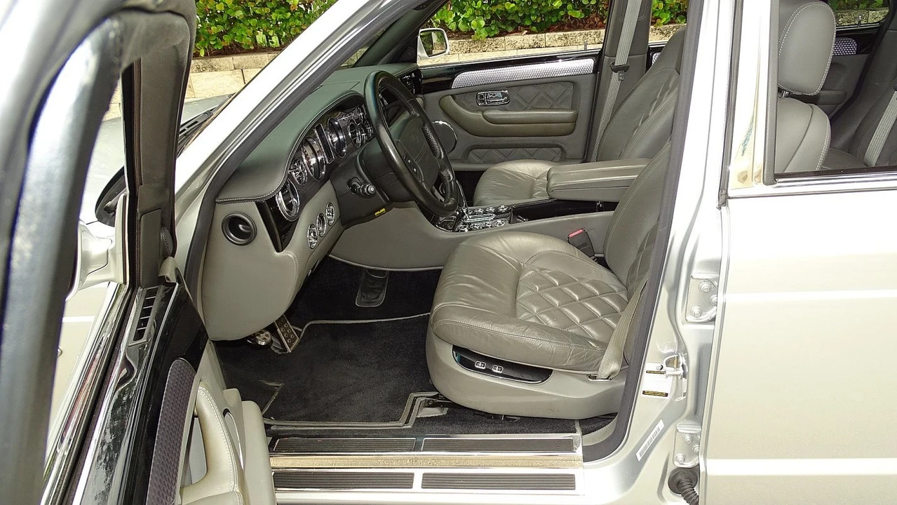 2005 Bentley - Image 16 of 25
