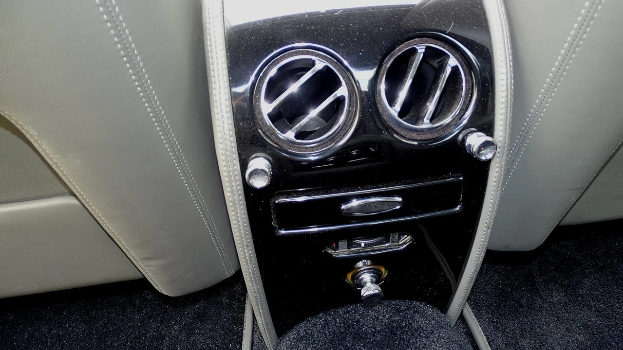 2005 Bentley - Image 24 of 25