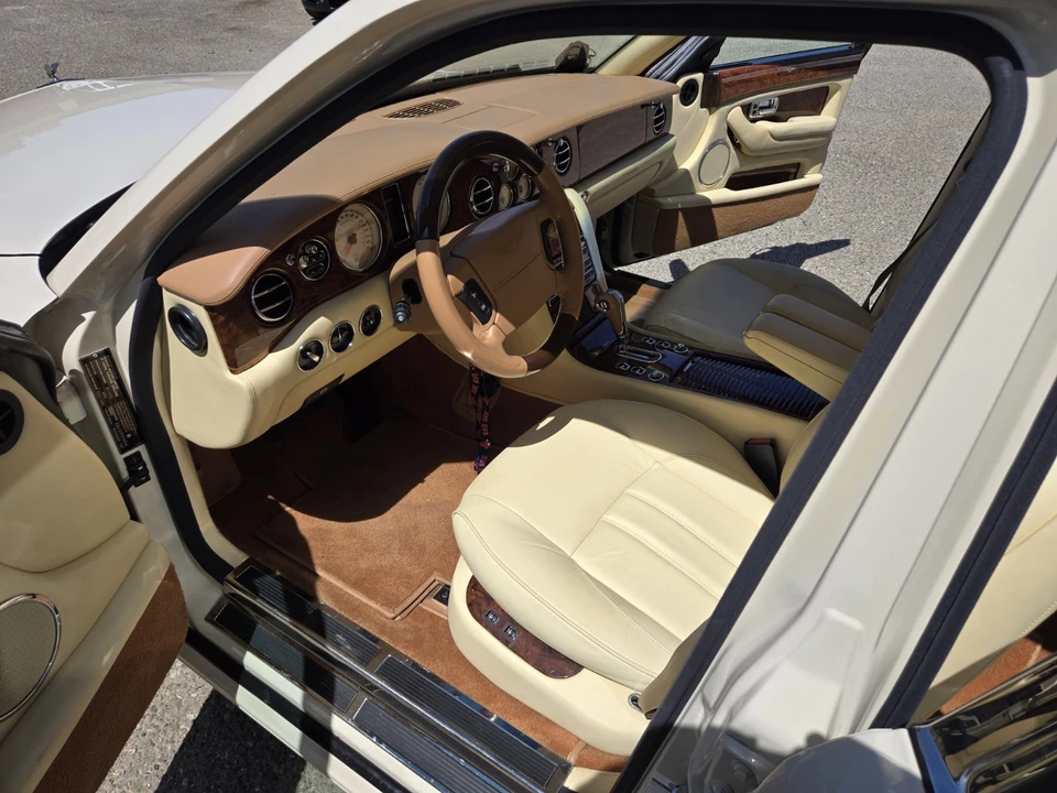 2005 Bentley Arnage R & RL - Image 9 of 20