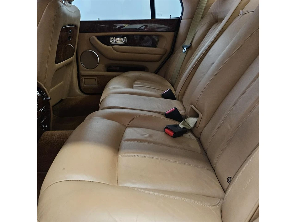 2005 Bentley Arnage R & RL - Image 22 of 31