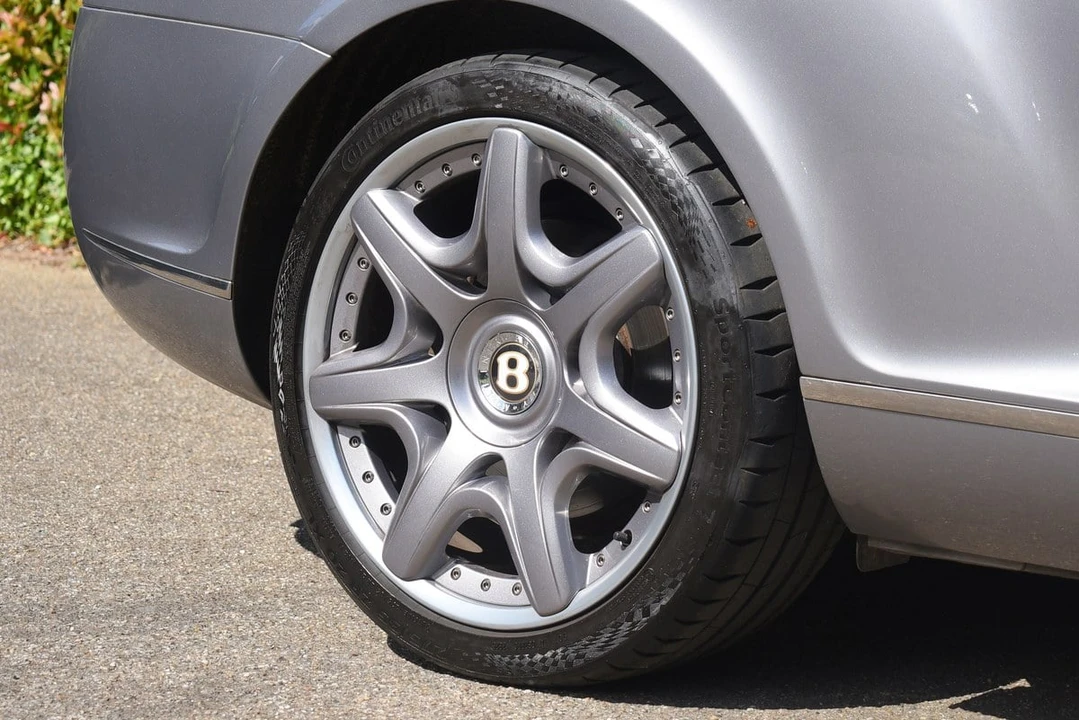 2005 Bentley Continental GT 1st Gen - Image 28 of 31