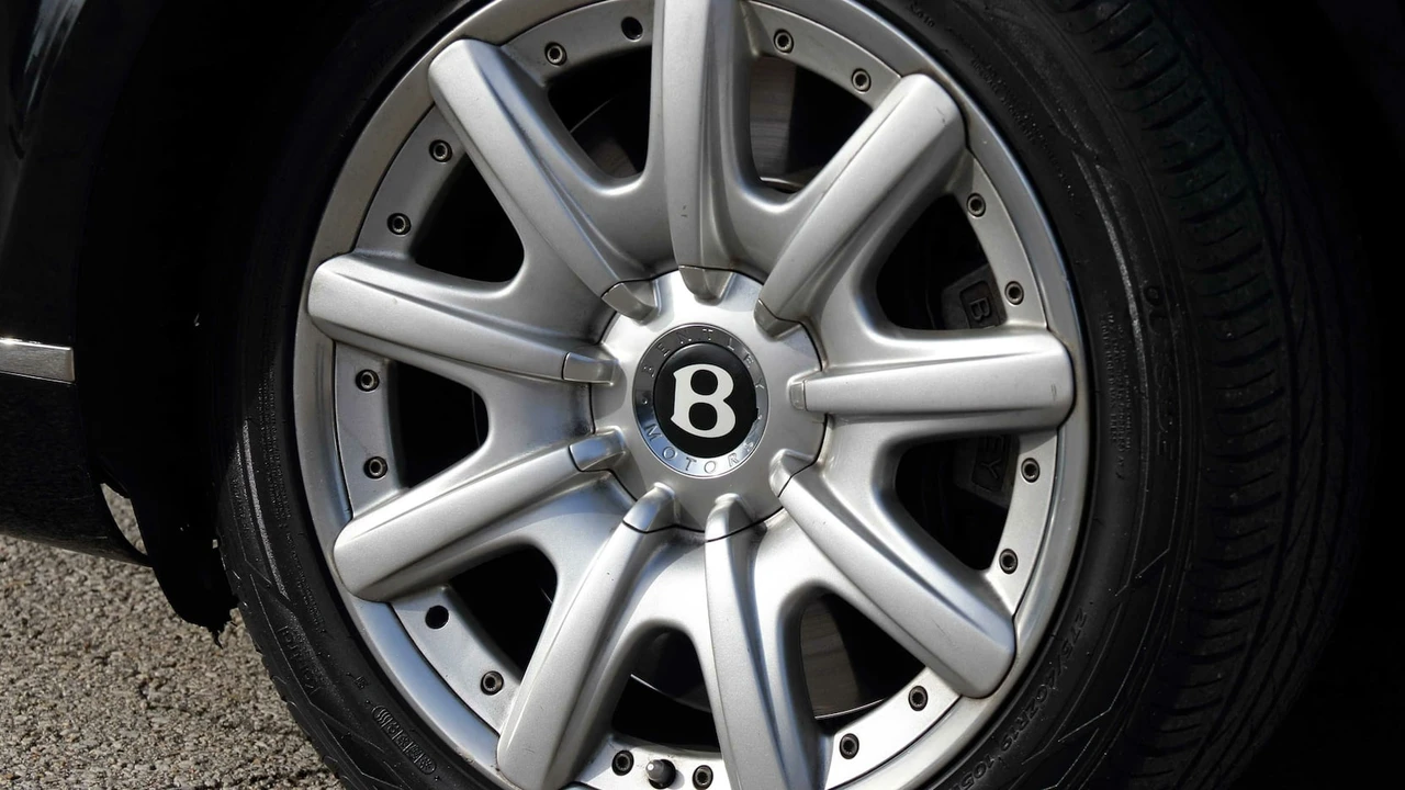 2005 Bentley Continental GT 1st Gen - Image 17 of 28