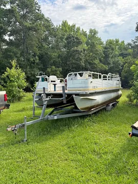 2005 Bentley Pontoon Boat