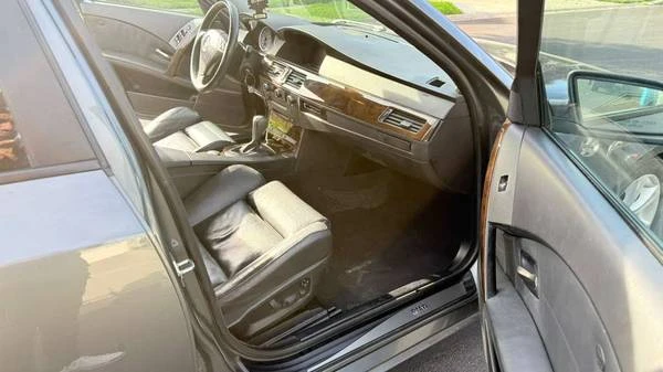 2005 BMW E60 545i & 550i Sedan - Image 4 of 10
