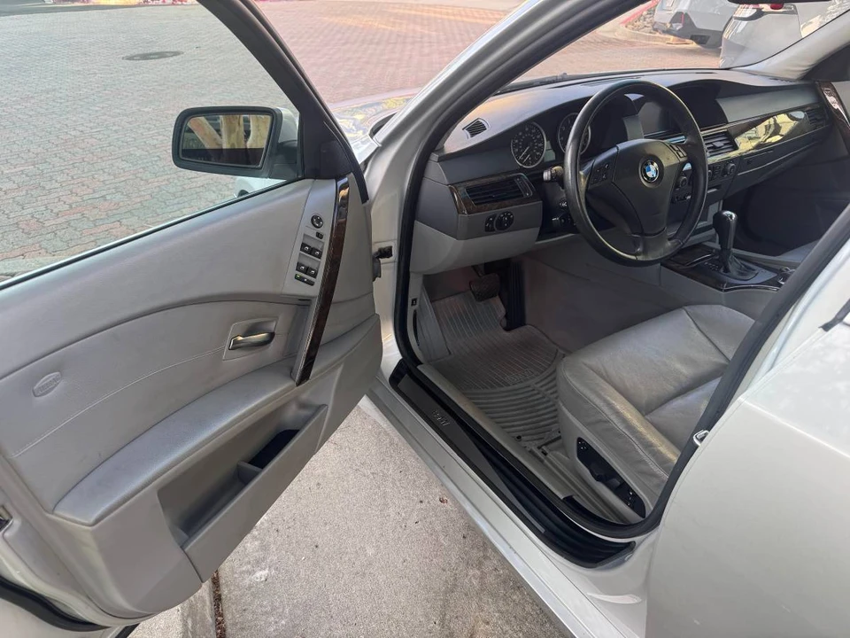 2005 BMW E60 5 Series Sedan - Image 11 of 17