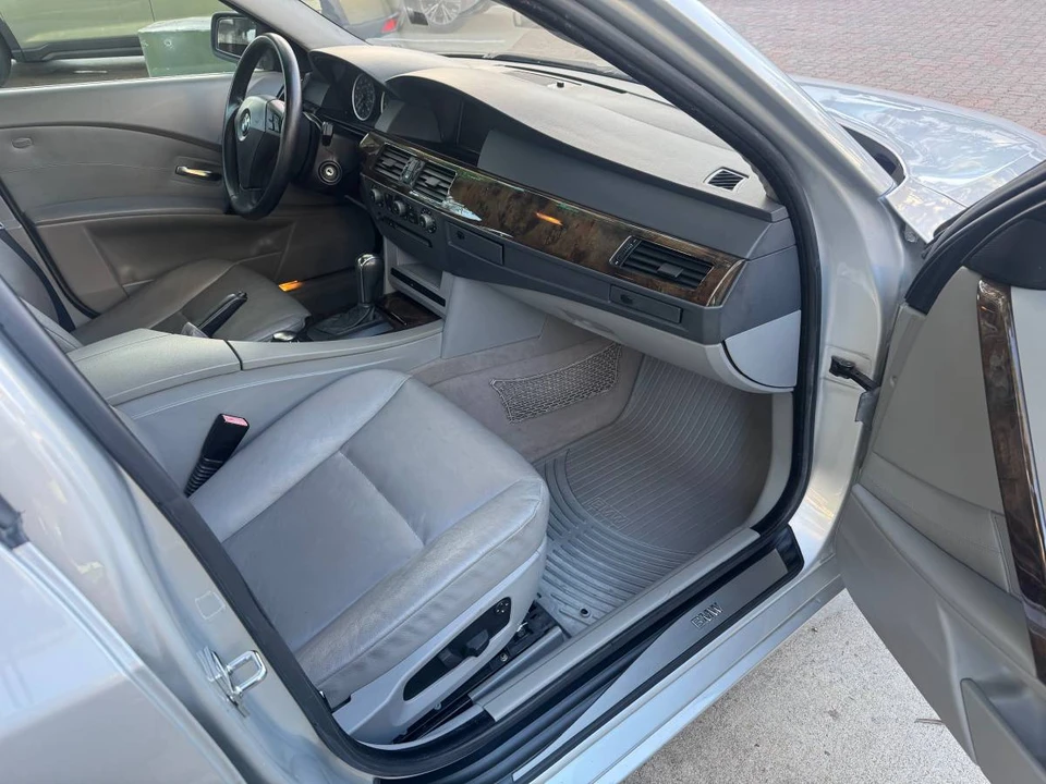 2005 BMW E60 5 Series Sedan - Image 12 of 17