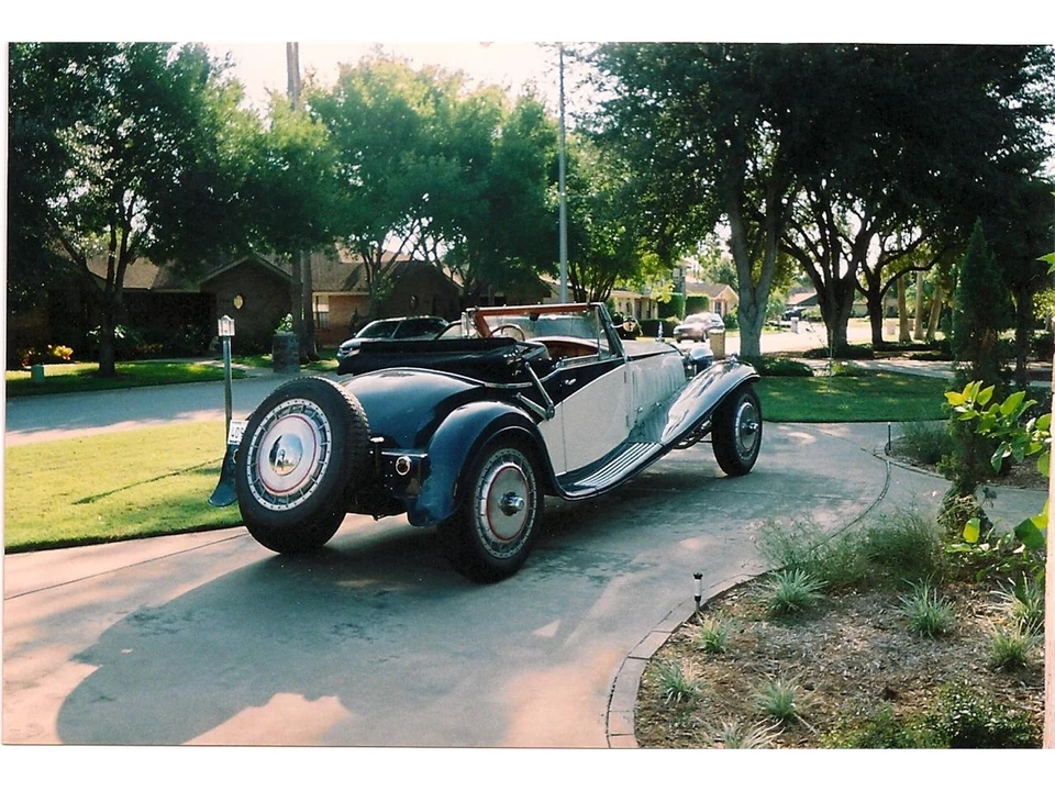 2005 Bugatti Veyron - Image 5 of 10