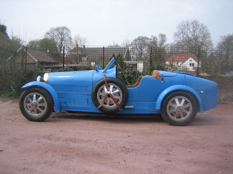 2005 Bugatti - Image 4 of 4