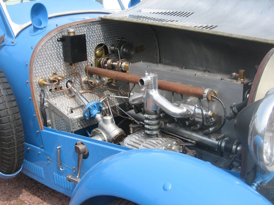 2005 Bugatti - Image 3 of 4