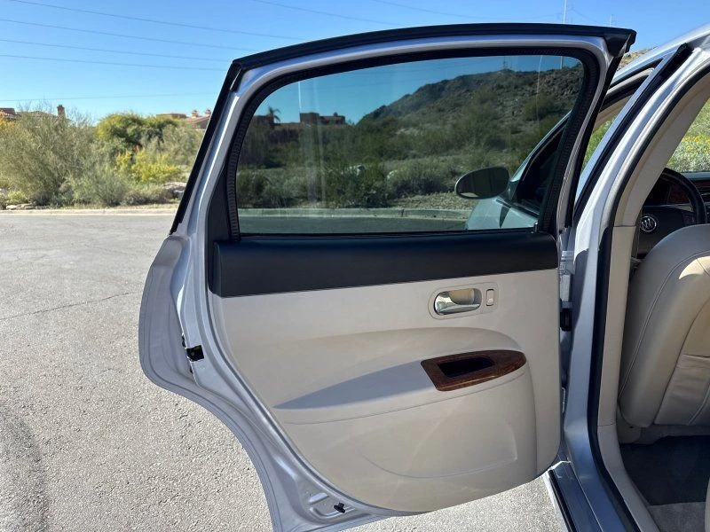 2005 Buick LaCrosse - Image 12 of 21